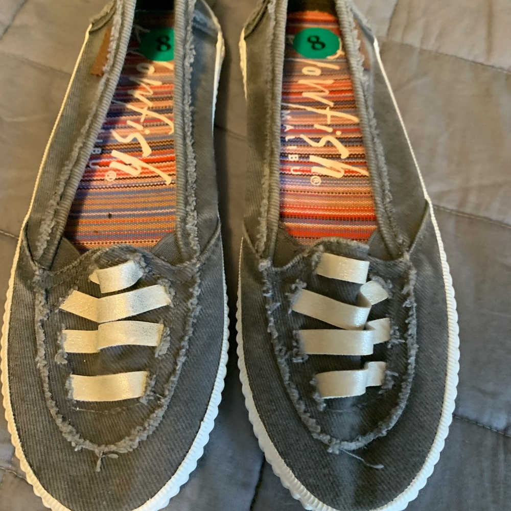 BNWT Blowfish slide on sneakers
